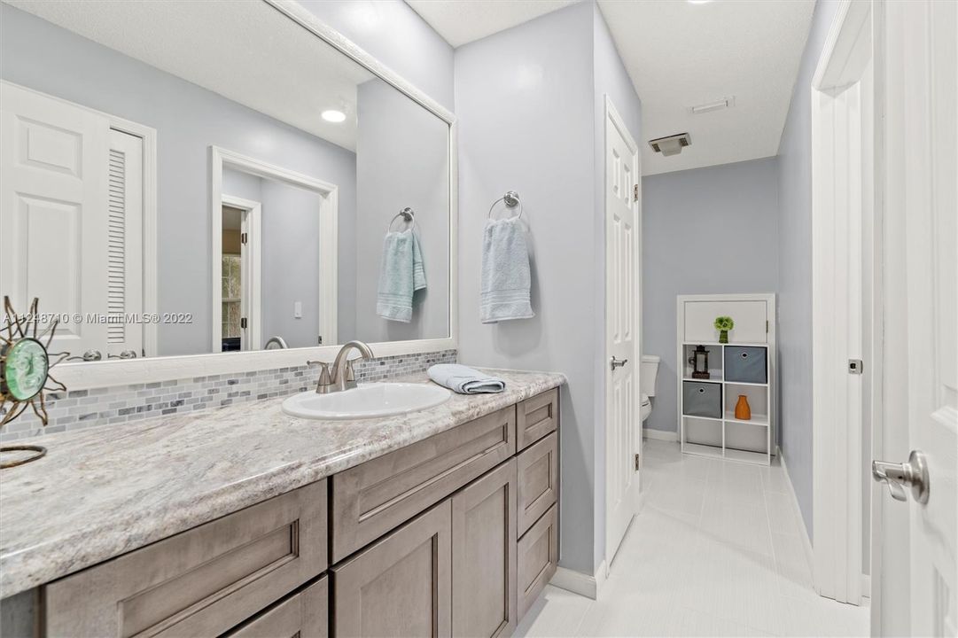 Недавно продано: $769,900 (5 спален, 3 ванн, 0 Квадратных фут)