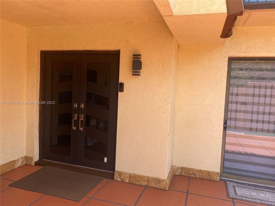 最近售出: $269,000 (3 贝兹, 3 浴室, 1371 平方英尺)