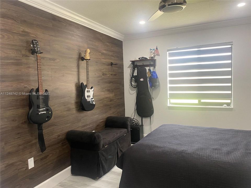 最近售出: $269,000 (3 贝兹, 3 浴室, 1371 平方英尺)