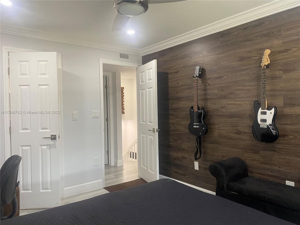 最近售出: $269,000 (3 贝兹, 3 浴室, 1371 平方英尺)