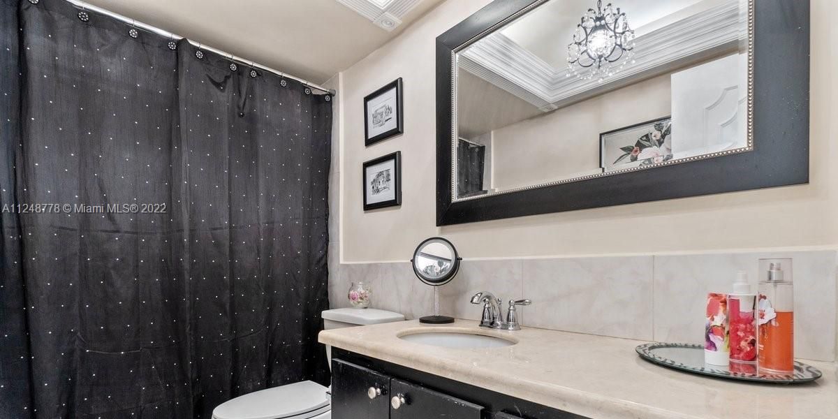 Recently Sold: $345,000 (2 beds, 2 baths, 1002 Square Feet)