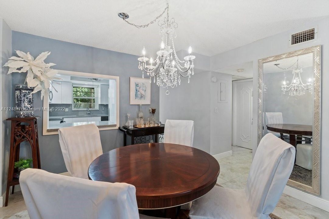 Recently Sold: $345,000 (2 beds, 2 baths, 1002 Square Feet)