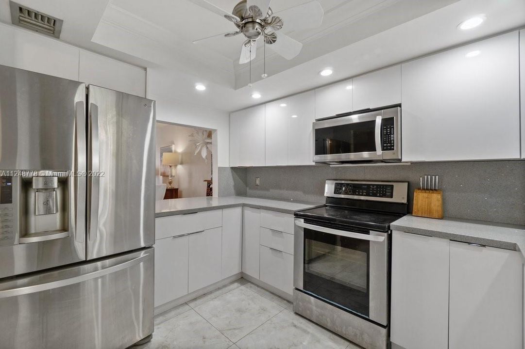 Recently Sold: $345,000 (2 beds, 2 baths, 1002 Square Feet)