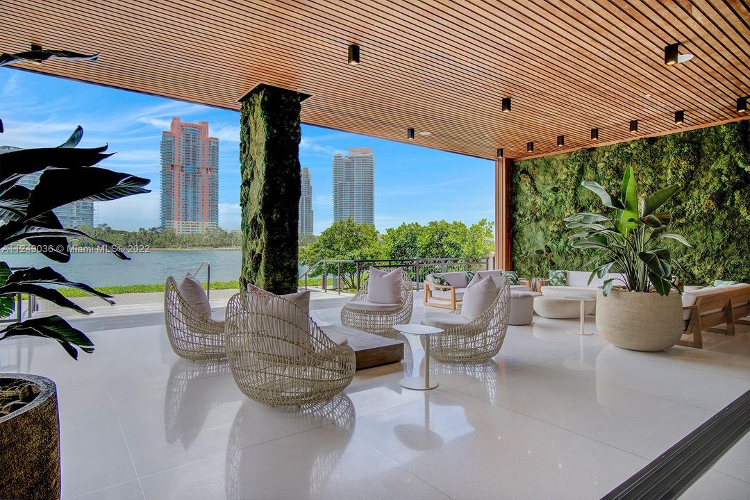 Recently Sold: $12,500,000 (3 beds, 3 baths, 3620 Square Feet)