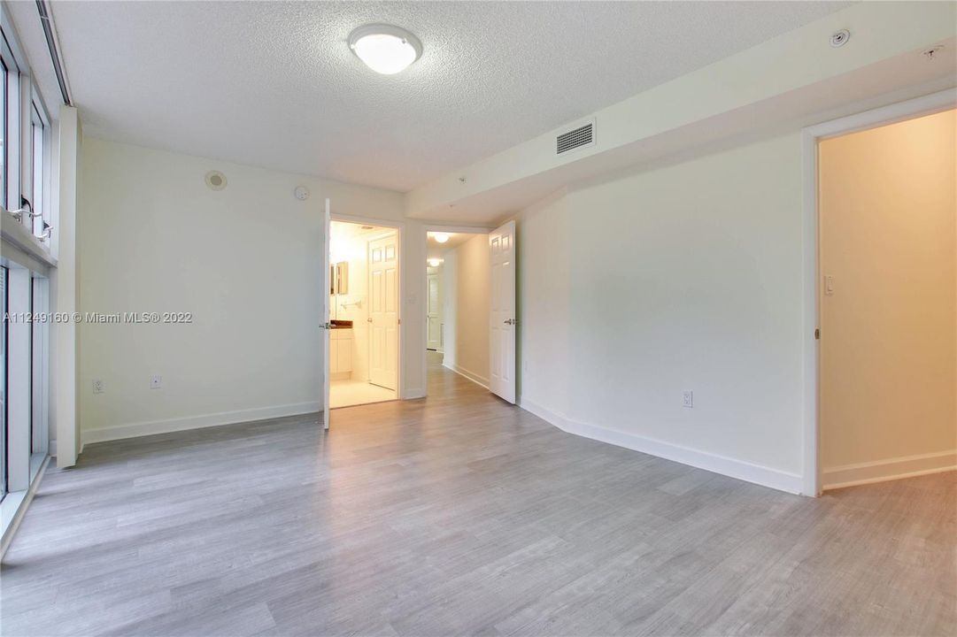 Recently Rented: $4,259 (1 beds, 1 baths, 1016 Square Feet)