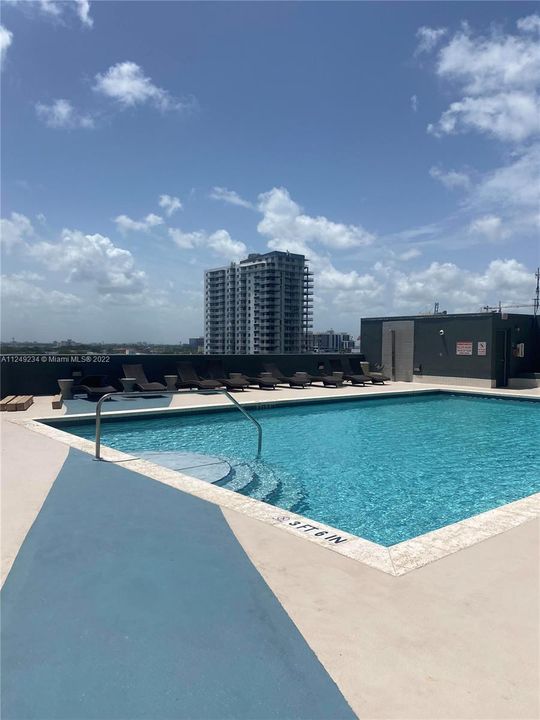 Recently Sold: $379,000 (1 beds, 1 baths, 821 Square Feet)