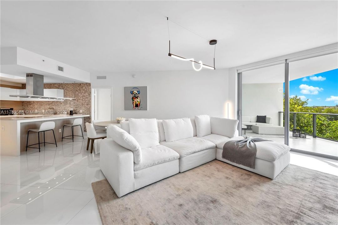 Recently Sold: $1,475,000 (3 beds, 3 baths, 1752 Square Feet)