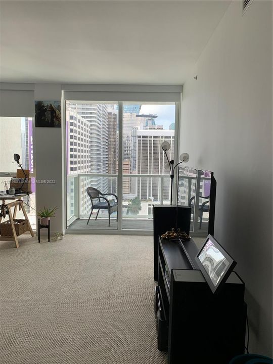 Recently Sold: $430,000 (1 beds, 1 baths, 806 Square Feet)