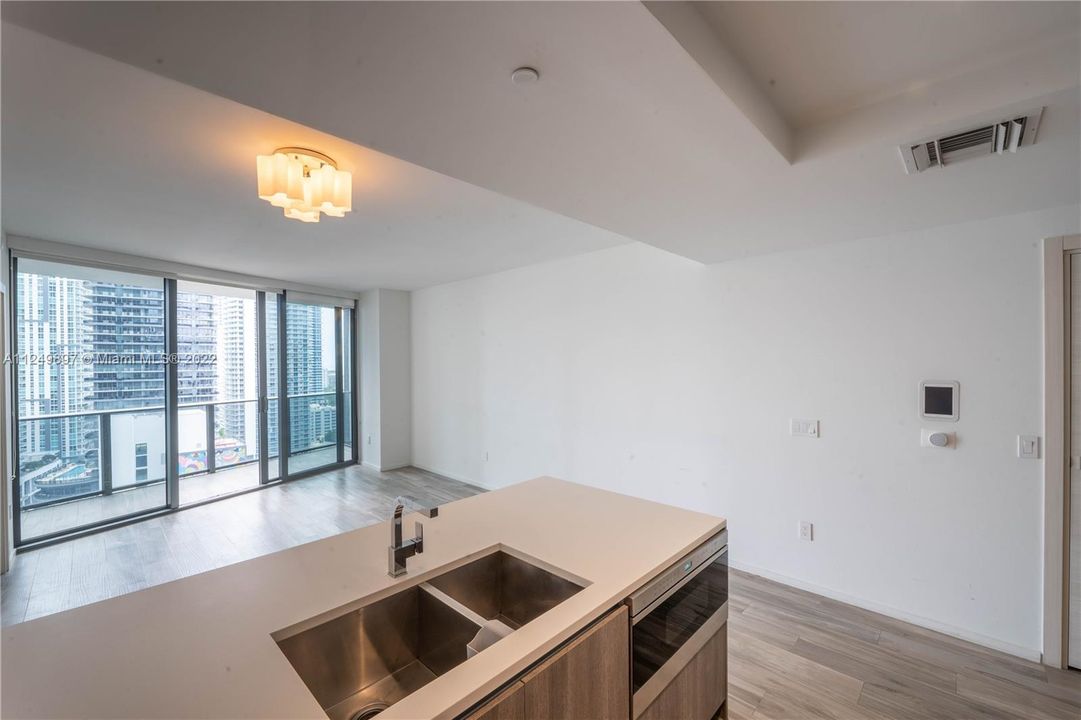 Recently Sold: $669,000 (1 beds, 2 baths, 838 Square Feet)