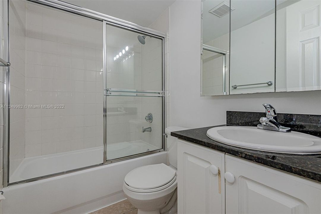Недавно арендовано: $2,750 (1 спален, 1 ванн, 880 Квадратных фут)
