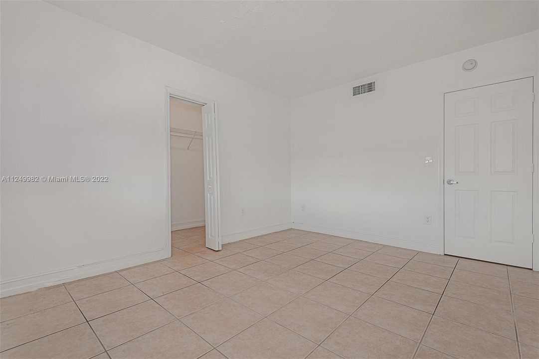 Recently Rented: $2,750 (1 beds, 1 baths, 880 Square Feet)