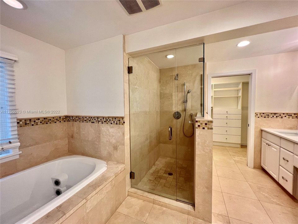Недавно арендовано: $14,900 (4 спален, 4 ванн, 3693 Квадратных фут)