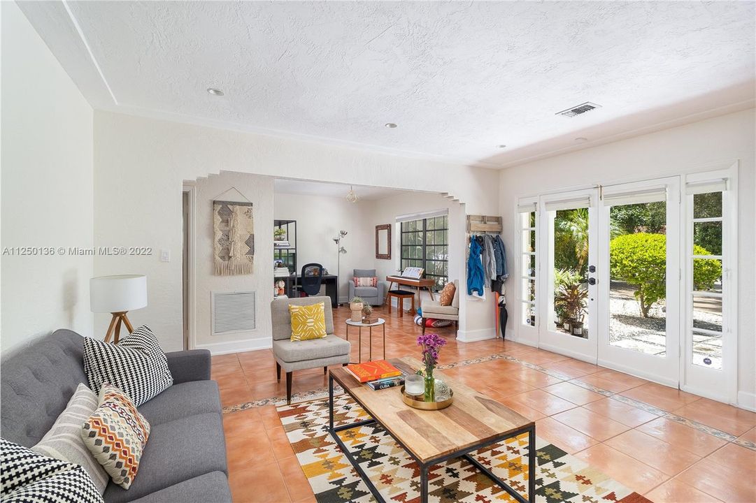 Recently Sold: $1,699,000 (3 beds, 3 baths, 1861 Square Feet)