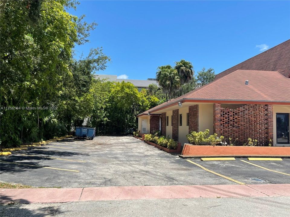 Recently Sold: $2,500,000 (0 beds, 0 baths, 0 Square Feet)