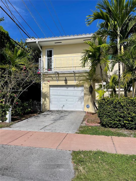 Recently Sold: $769,000 (4 beds, 3 baths, 2172 Square Feet)
