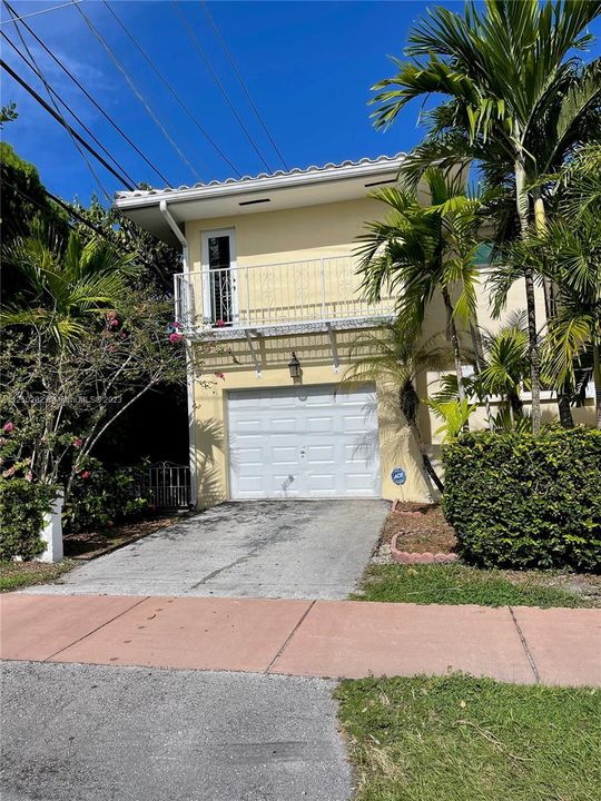 Recently Sold: $769,000 (4 beds, 3 baths, 2172 Square Feet)