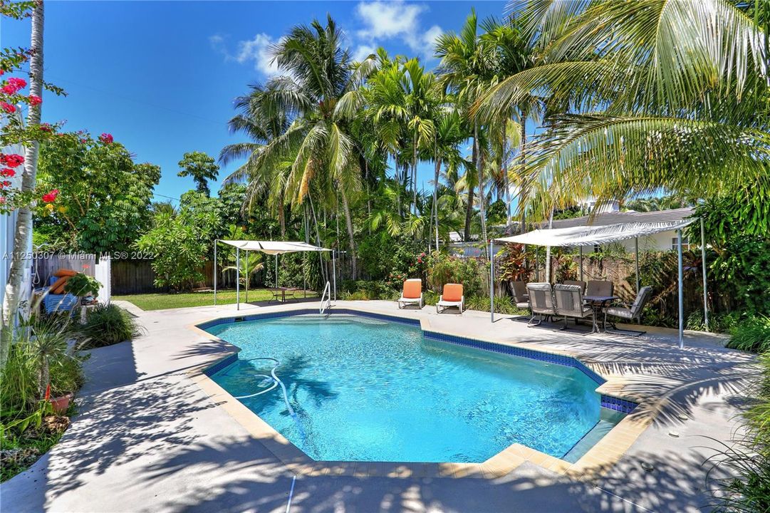 Recently Sold: $1,890,000 (5 beds, 4 baths, 3296 Square Feet)