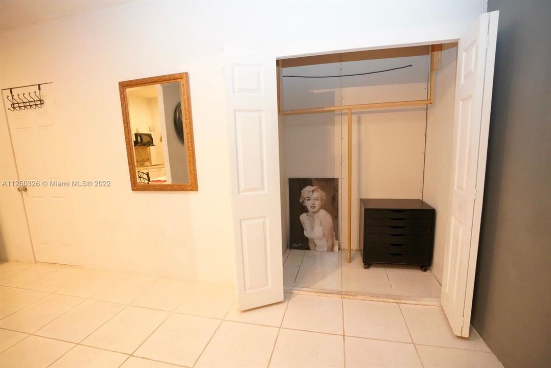 Недавно арендовано: $1,000 (0 спален, 1 ванн, 2012 Квадратных фут)