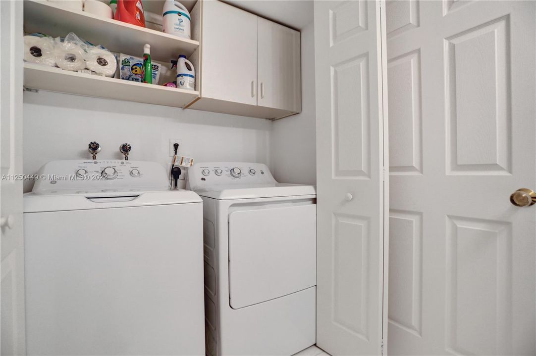 Side by side washer and dryer