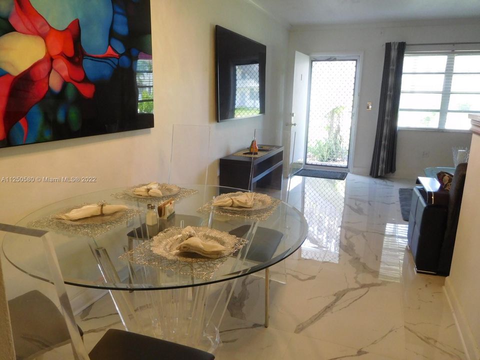 Vendido Recientemente: $120,000 (1 camas, 1 baños, 580 Pies cuadrados)