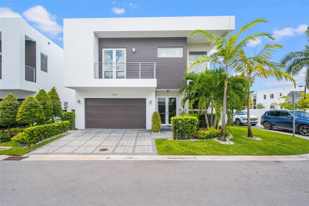 Recently Sold: $1,250,000 (5 beds, 5 baths, 3113 Square Feet)