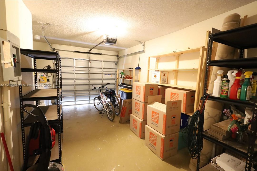 最近售出: $330,000 (2 贝兹, 2 浴室, 1200 平方英尺)