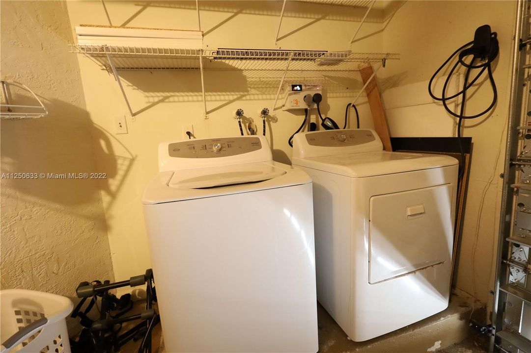 最近售出: $330,000 (2 贝兹, 2 浴室, 1200 平方英尺)