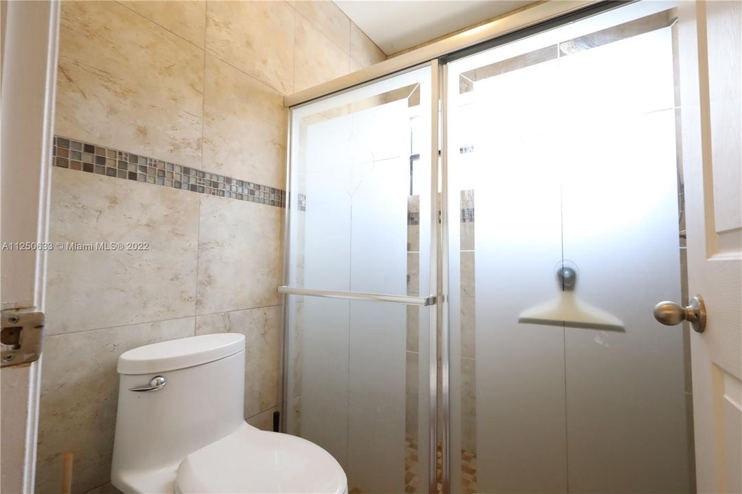 最近售出: $330,000 (2 贝兹, 2 浴室, 1200 平方英尺)