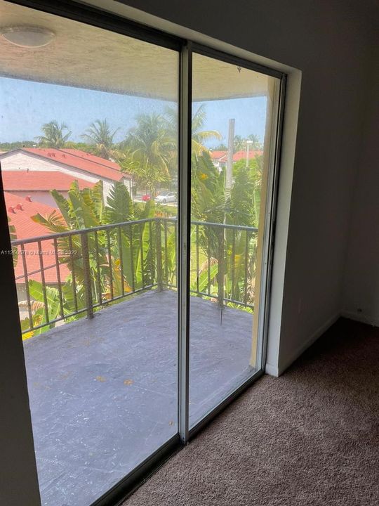 Recently Rented: $1,350 (1 beds, 1 baths, 730 Square Feet)