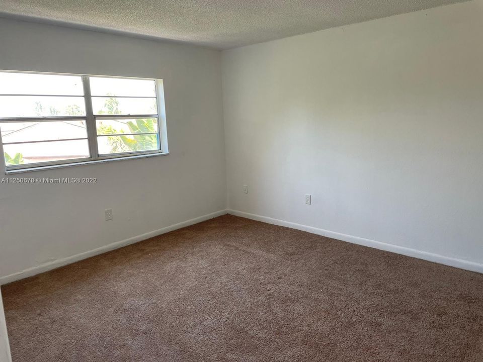 Recently Rented: $1,350 (1 beds, 1 baths, 730 Square Feet)