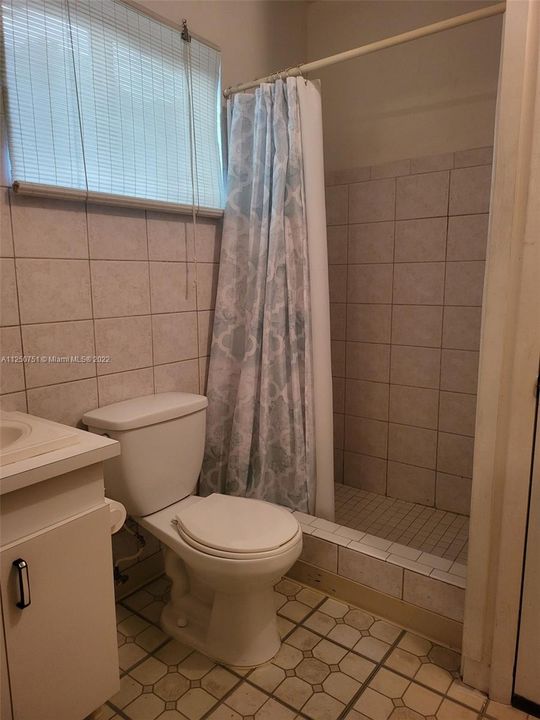 Recently Rented: $1,000 (0 beds, 1 baths, 1625 Square Feet)