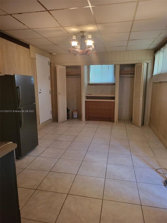 Recently Rented: $1,000 (0 beds, 1 baths, 1625 Square Feet)