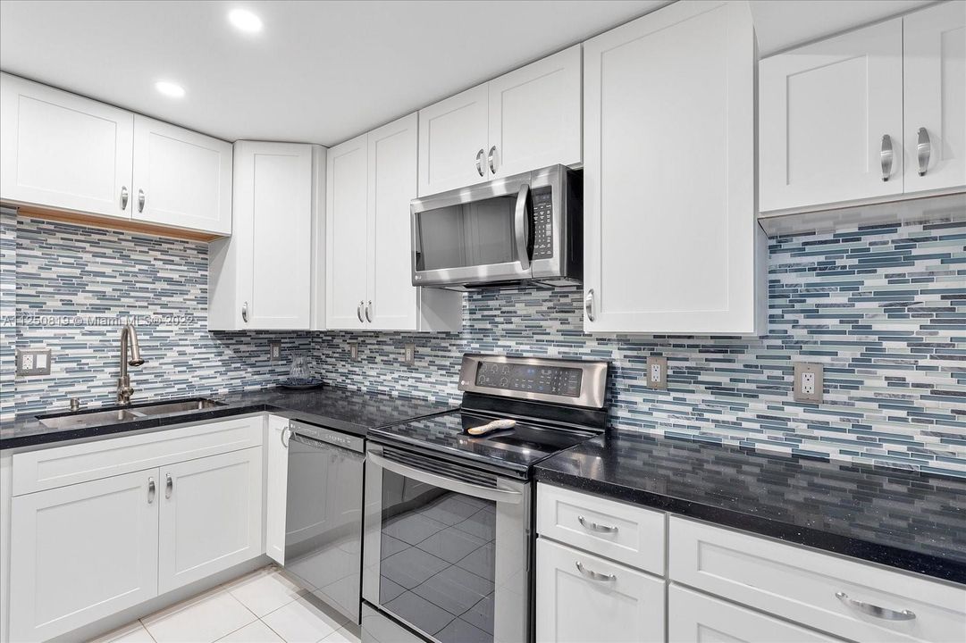 Recently Sold: $375,000 (2 beds, 2 baths, 1254 Square Feet)