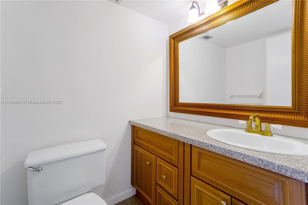 Недавно арендовано: $2,600 (1 спален, 1 ванн, 900 Квадратных фут)