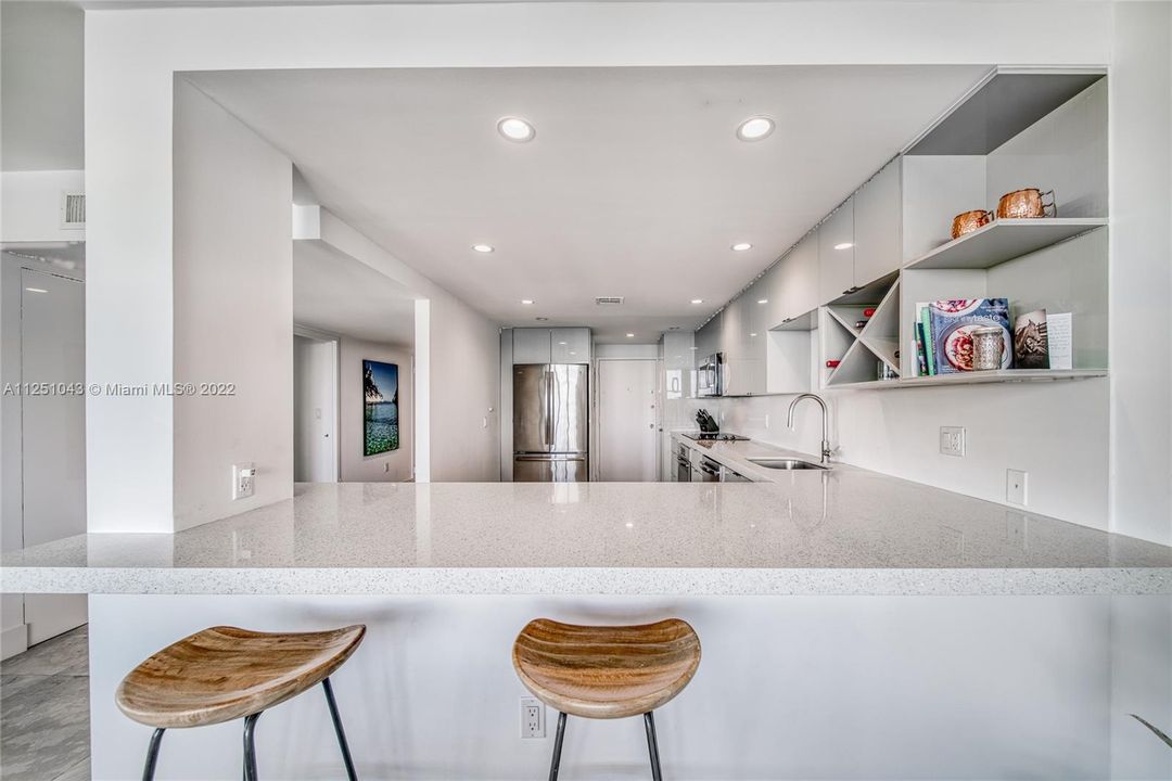 Recently Sold: $875,000 (2 beds, 2 baths, 1740 Square Feet)