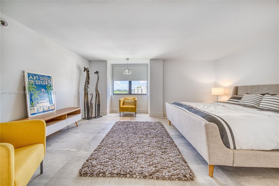 Recently Sold: $875,000 (2 beds, 2 baths, 1740 Square Feet)