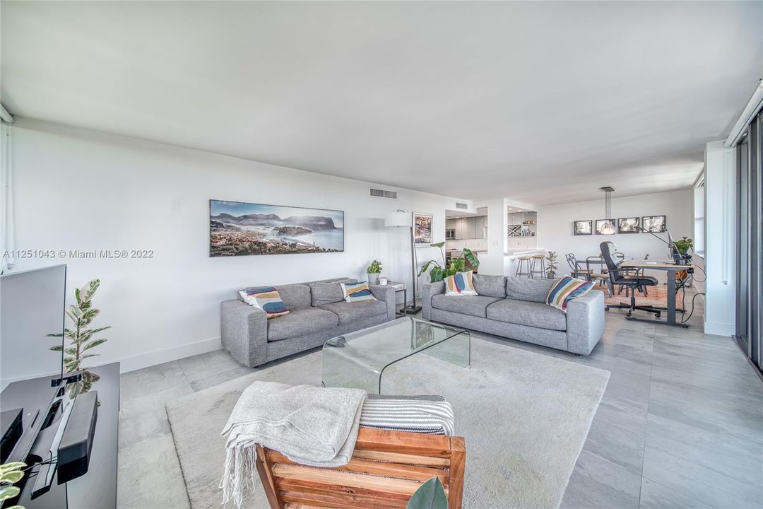 Recently Sold: $875,000 (2 beds, 2 baths, 1740 Square Feet)