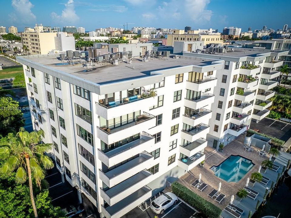 Recently Sold: $875,000 (2 beds, 2 baths, 1740 Square Feet)