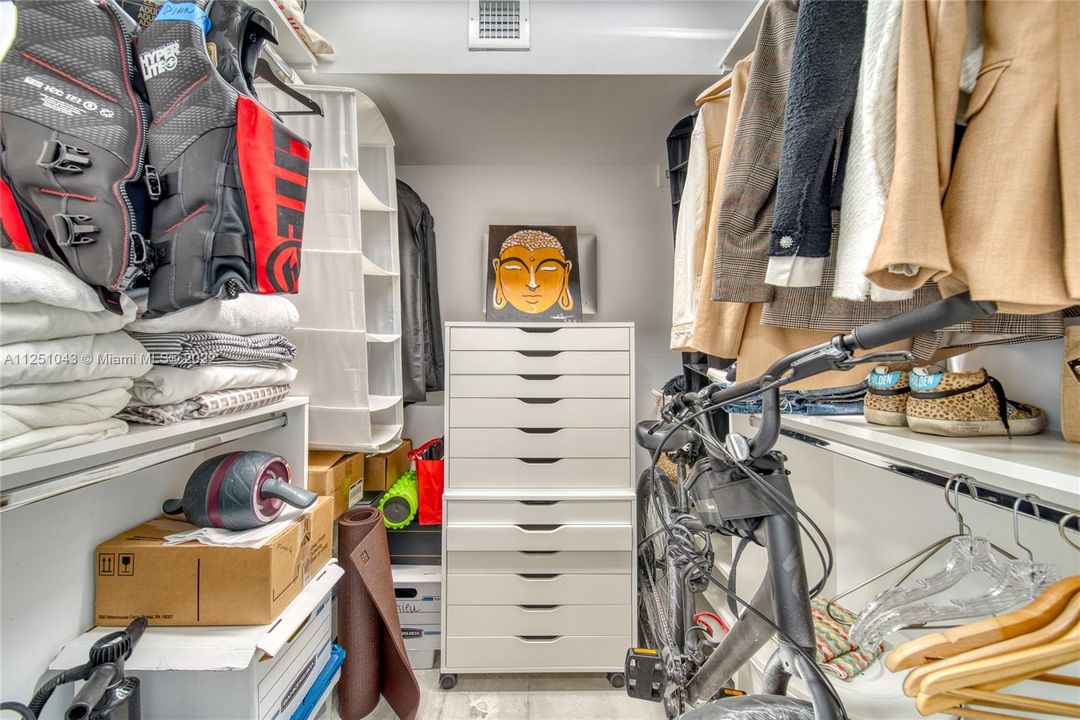 Second bedroom Closet