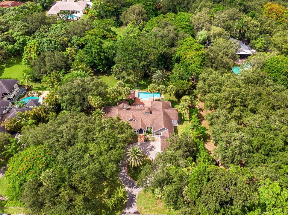 Recently Sold: $2,350,000 (5 beds, 3 baths, 4077 Square Feet)