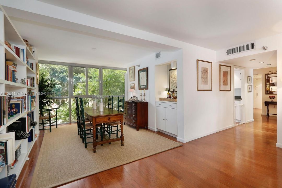 Recently Sold: $695,000 (2 beds, 2 baths, 1636 Square Feet)