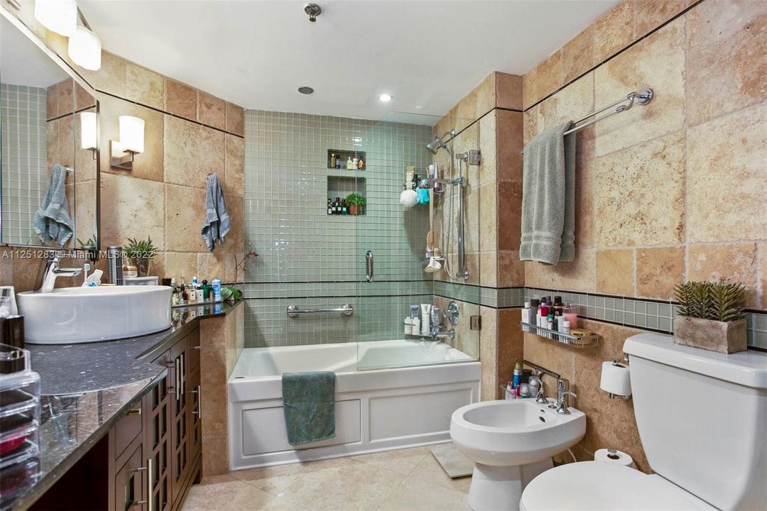最近租的: $4,000 (3 贝兹, 2 浴室, 1320 平方英尺)