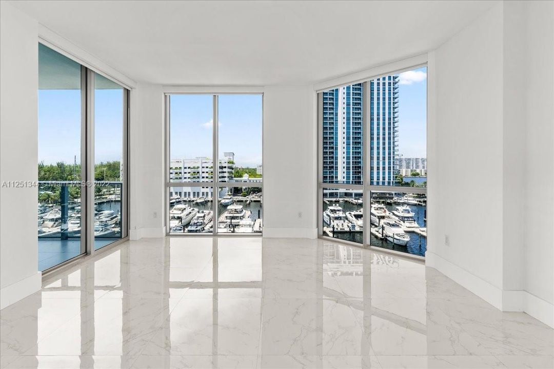 Recently Sold: $1,100,000 (2 beds, 2 baths, 1957 Square Feet)