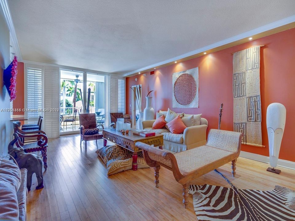Recently Sold: $1,950,000 (3 beds, 3 baths, 2174 Square Feet)
