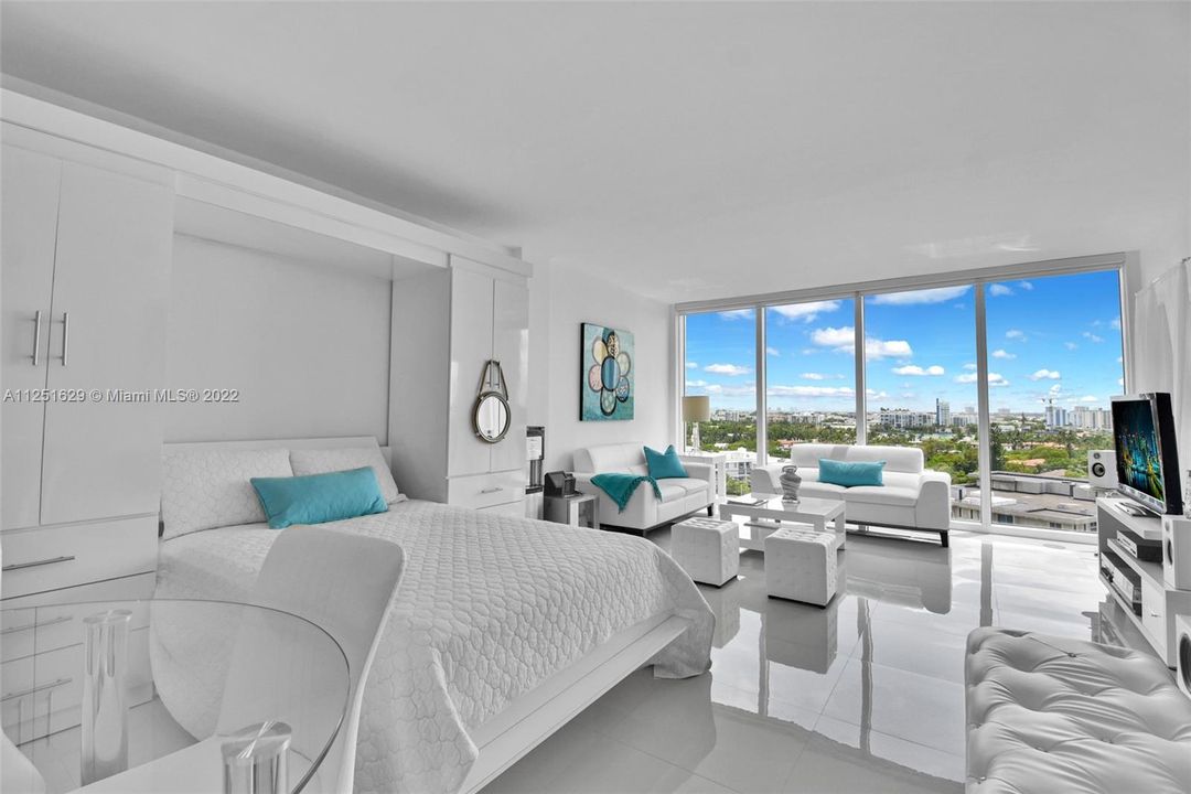Recently Sold: $799,000 (1 beds, 1 baths, 1003 Square Feet)