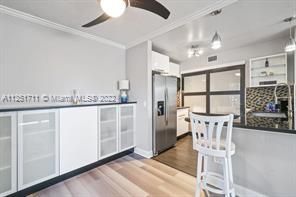 Недавно продано: $349,000 (2 спален, 2 ванн, 1017 Квадратных фут)