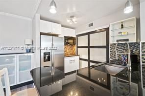 Недавно продано: $349,000 (2 спален, 2 ванн, 1017 Квадратных фут)