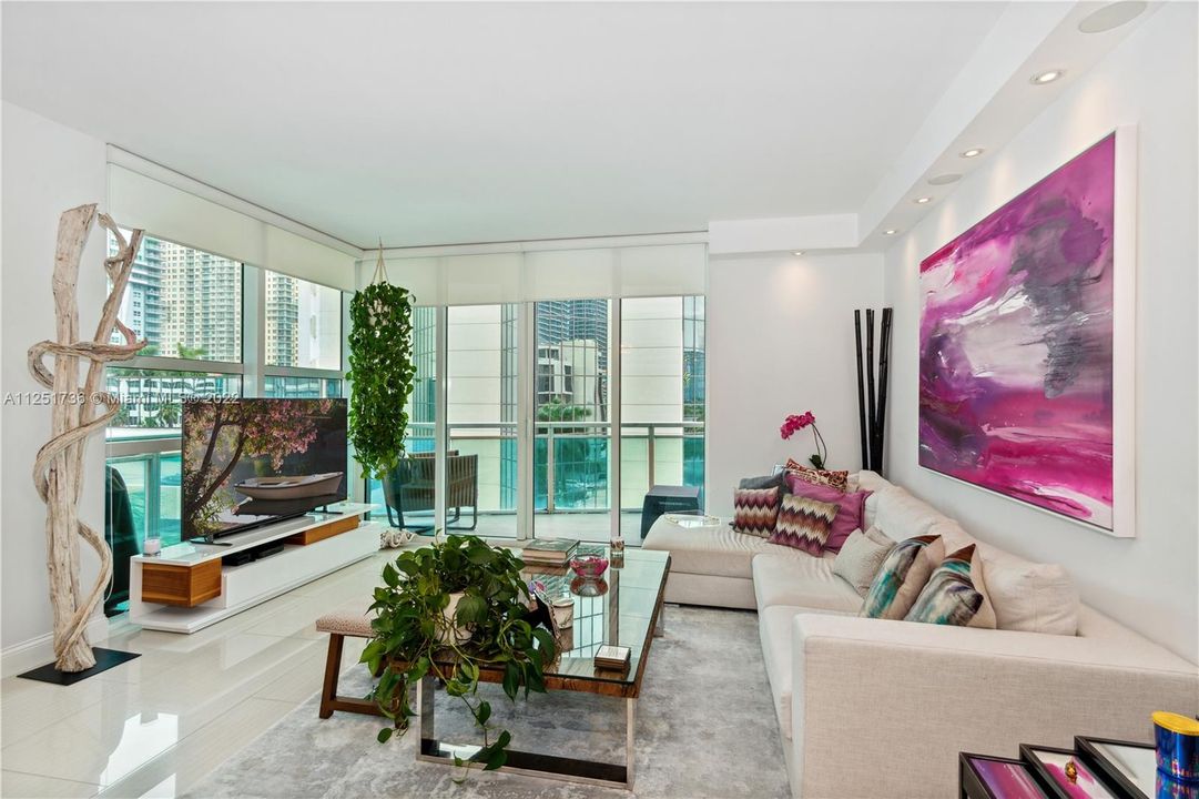 Recently Sold: $795,000 (2 beds, 2 baths, 1289 Square Feet)