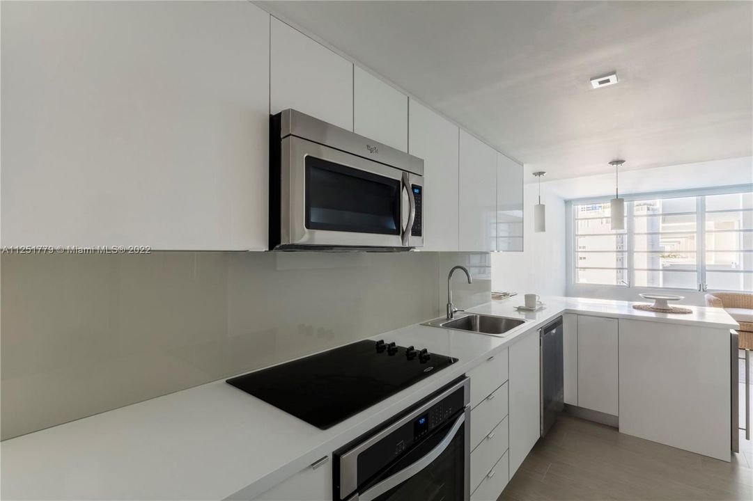 Recently Rented: $2,550 (1 beds, 1 baths, 619 Square Feet)