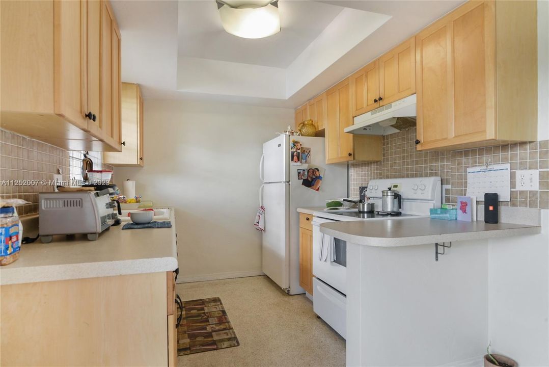 Recently Sold: $175,000 (1 beds, 1 baths, 738 Square Feet)
